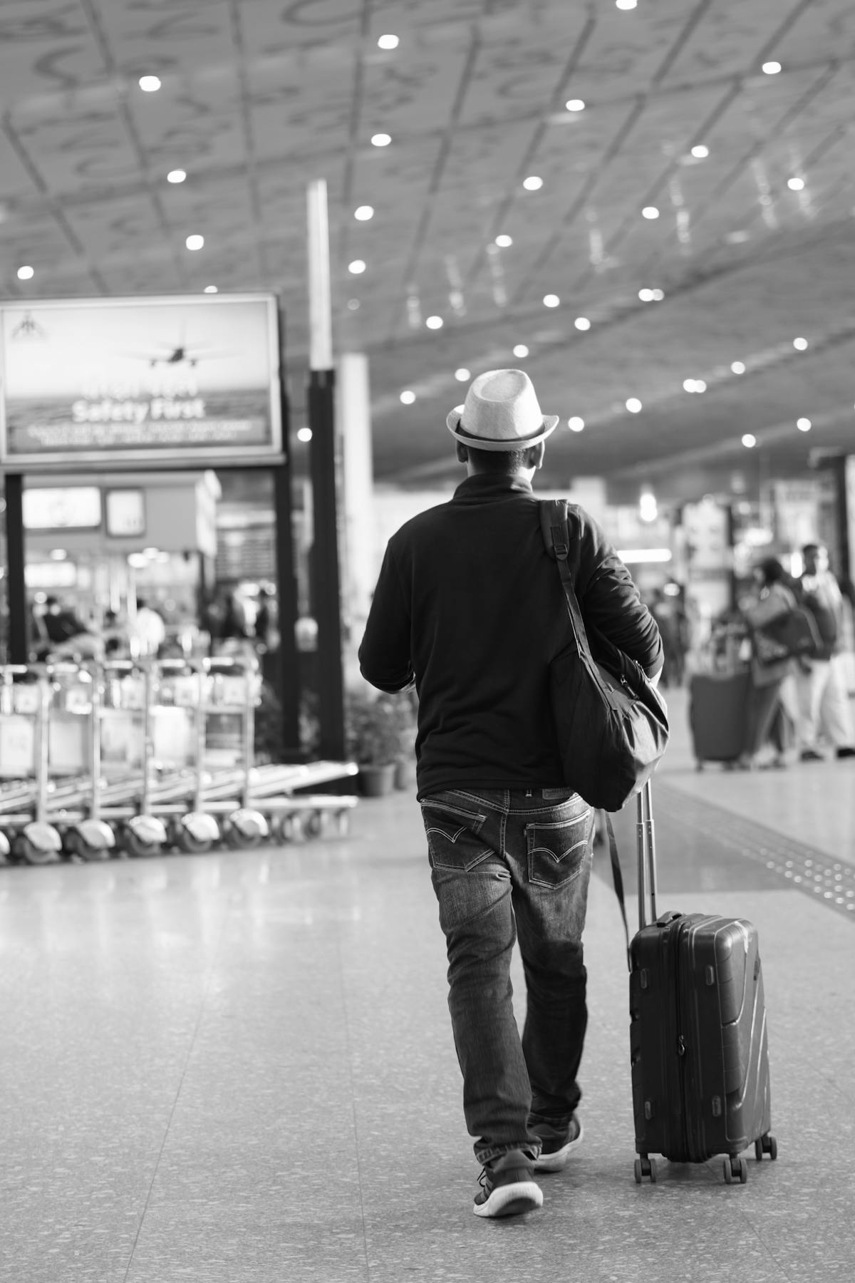 On-time Indian airport taxi pickup