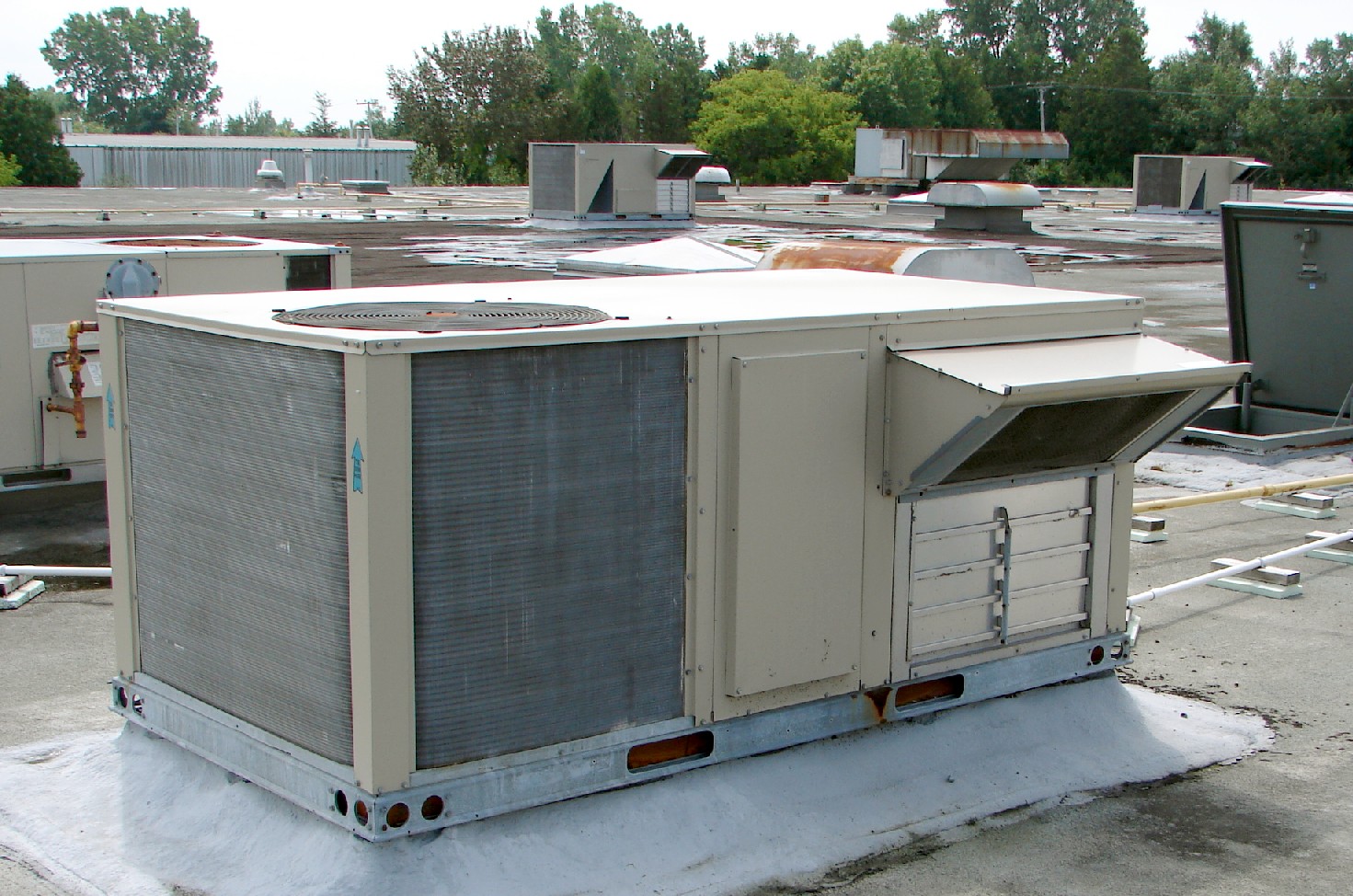 Rooftop HVAC packaged units