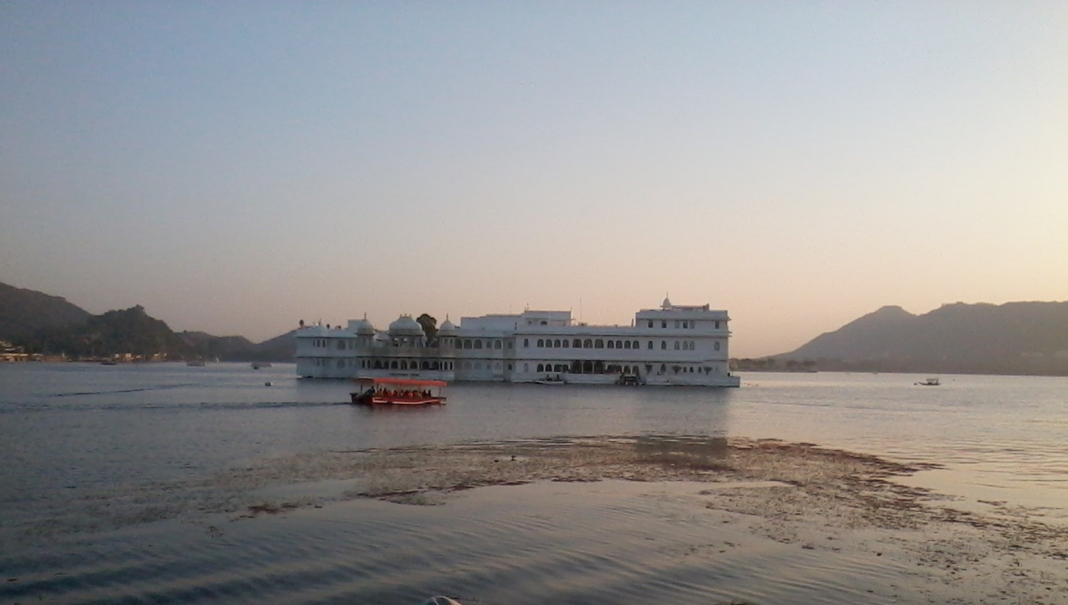 Lake Pichola Udaipur sightseeing